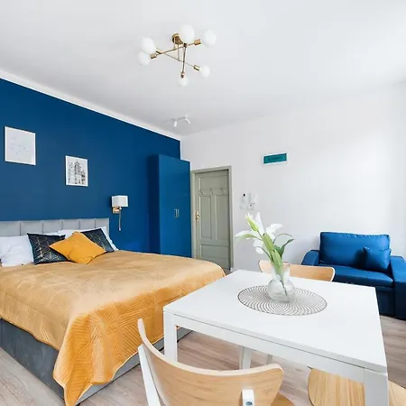Rose Apartment *