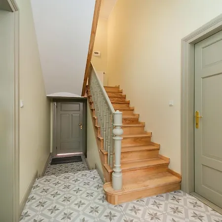 Rose Apartment