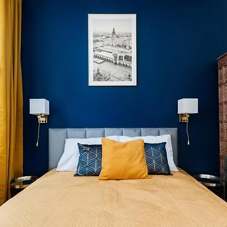 Rose Apartment *