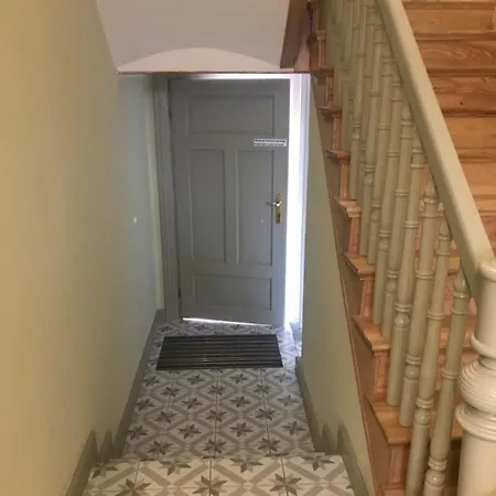 Rose Apartment *